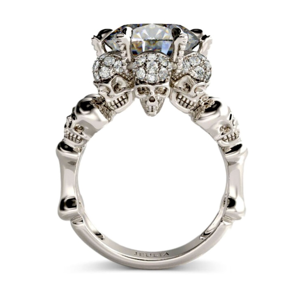 Vintage ring with skulls size 5
